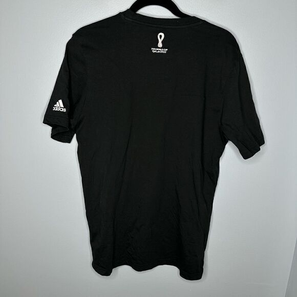 Adidas men’s black Fifa World Cup 2022 T-shirt Medium - Picture 2 of 4